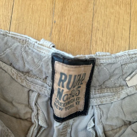 Men's Ruehl Tan Cargo Shorts - Picture 2 of 4
